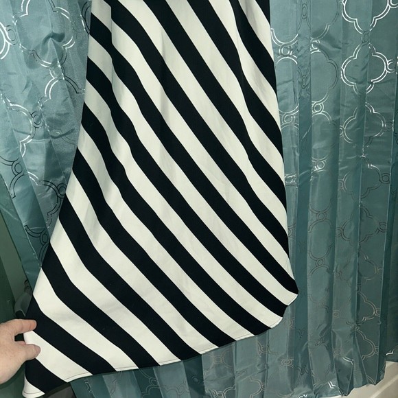 Due Per Due Veste Dress Size 10 Silk Lined Black And Ivory Striped Dress. GUC - Picture 2 of 6